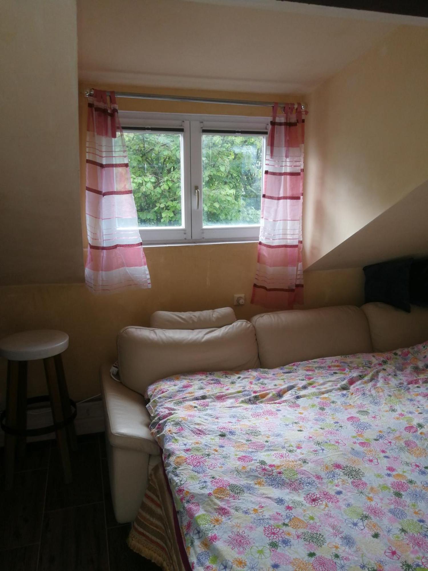 Wohlfuehloase - Zimmer, Appartment - Im Herzen Starnbergs الغرفة الصورة