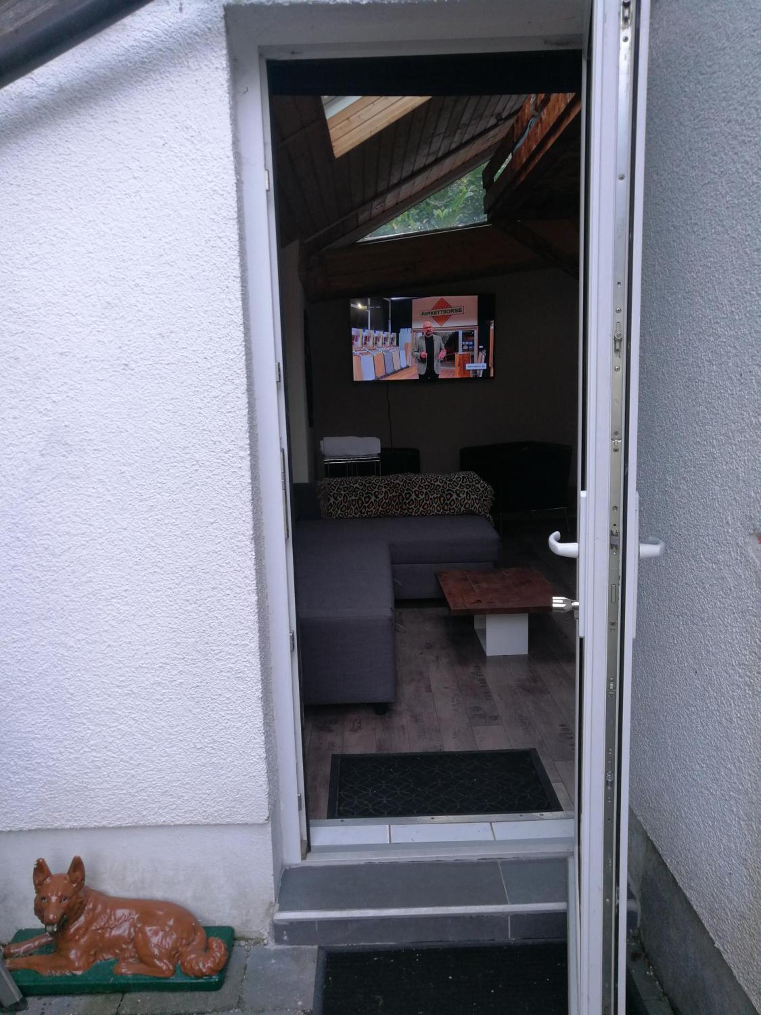 Wohlfuehloase - Zimmer, Appartment - Im Herzen Starnbergs الغرفة الصورة